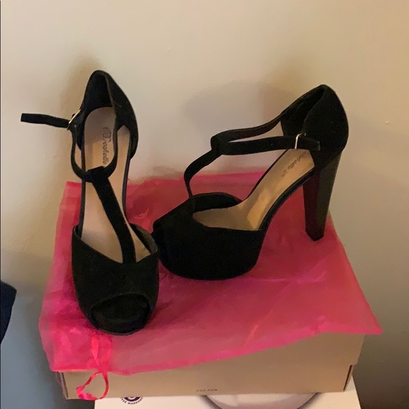 Platform heels - Picture 1 of 1